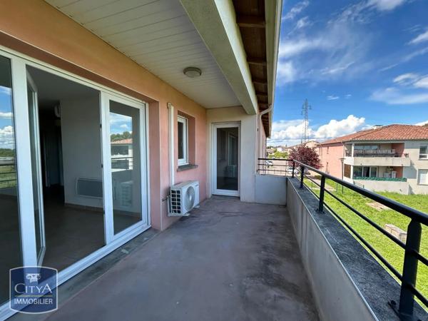Appartement à louer 2 pièces 46.82m² Milhaud (30540)