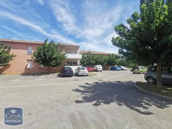 Appartement à louer 2 pièces 46.82m² Milhaud (30540)