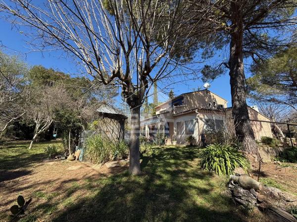 A VENDRE SAINT MAXIMIN LA SAINTE BAUME  MAISON  T5  DE 130 M² SUR 1540 M² DE JARDIN GARAGE PISCINE