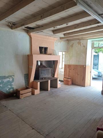 Maison de ville, commerces, école à pied.