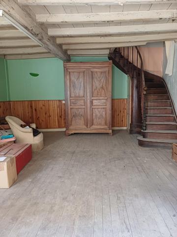 Maison de ville, commerces, école à pied.