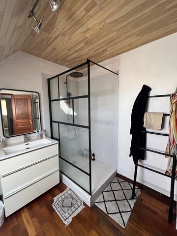 MAISON CENTRE DE CARQUEFOU 3 CHAMBRES ET 1 BUREAU