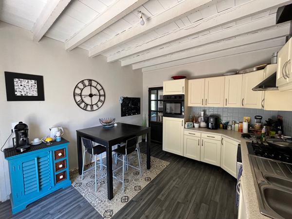 MAISON CENTRE DE CARQUEFOU 3 CHAMBRES ET 1 BUREAU