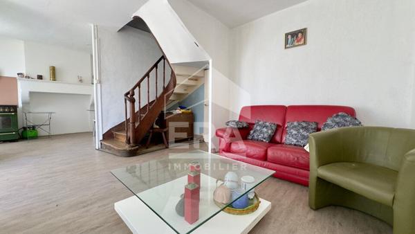Maison de caractère aux multiples possibilités au coeur du village