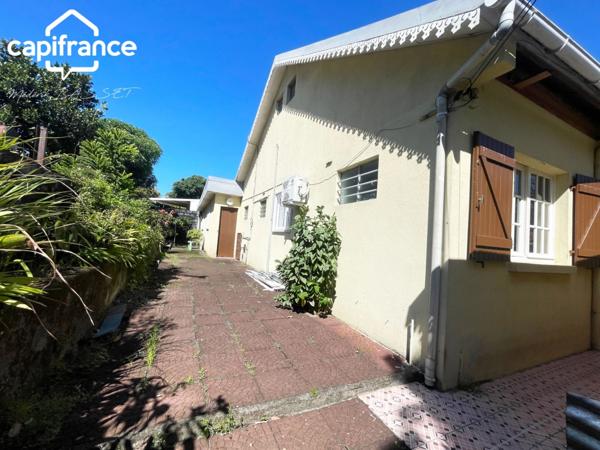 A SAINT ANDRE, Maison de Type 7, de plus de 150m² sur un terrain de 718m²