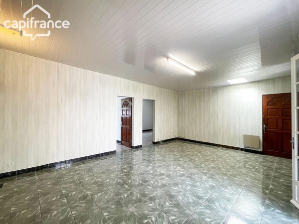 A SAINT ANDRE, Maison de Type 7, de plus de 150m² sur un terrain de 718m²