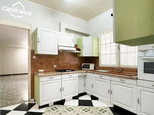 A SAINT ANDRE, Maison de Type 7, de plus de 150m² sur un terrain de 718m²