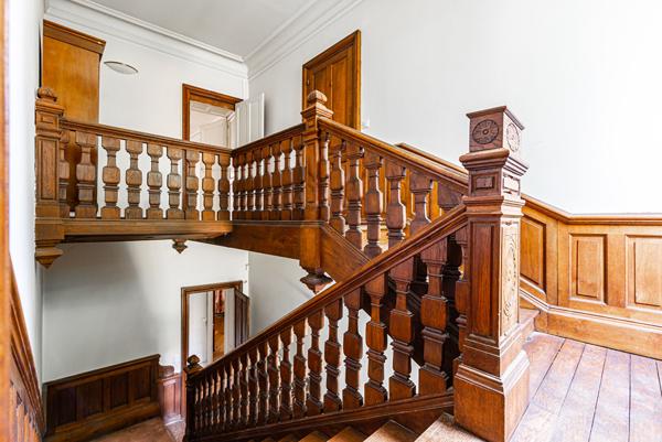 Maison Bourgeoise ,Dole Saint-Ylie, 380 m² habitable + greniers + caves + dépendance