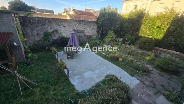 Maison à PONTIVY, 56300 - 8 pièces 210m²