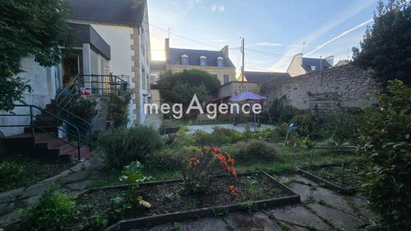 Maison à PONTIVY, 56300 - 8 pièces 210m²