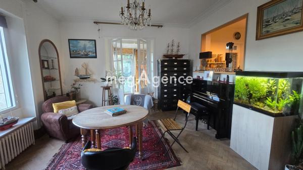 Maison à PONTIVY, 56300 - 8 pièces 210m²