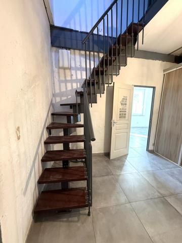 Calme - Aucun vis à vis - Lumineuse - A rénover