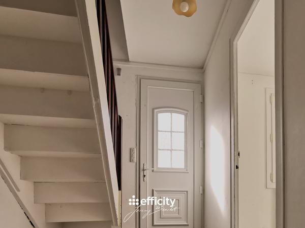 Maison
         6 pièces
        - 93 m² 151 950 € *