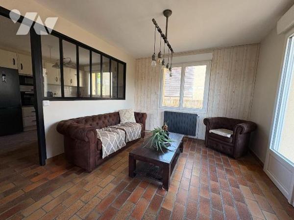 Quartier résidentiel, 
Maison individuelle sur sous-sol complet comprenant, au rez-de-chaussée...