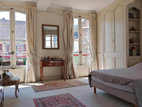 L'élégance d'un hôtel particulier chargé de trois siècles d'histoire