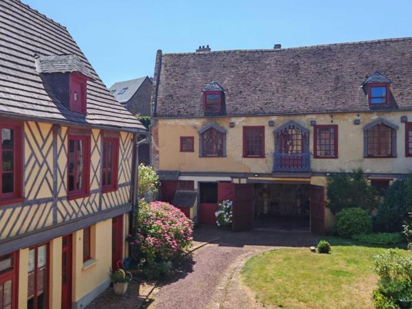 L'élégance d'un hôtel particulier chargé de trois siècles d'histoire