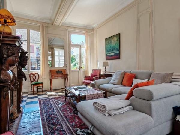 L'élégance d'un hôtel particulier chargé de trois siècles d'histoire