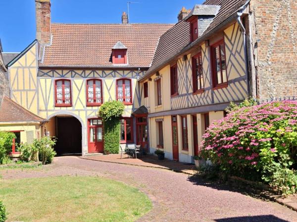 L'élégance d'un hôtel particulier chargé de trois siècles d'histoire