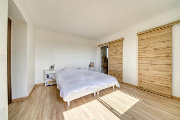 Villa contemporaine de 144 m² 6 chambres avec piscine  Secteur Gémozac Saintonge Viticole