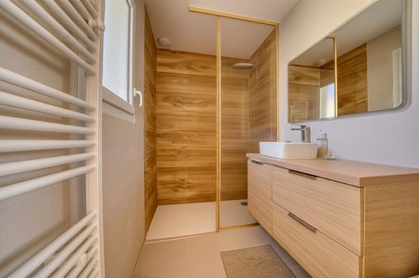 Villa contemporaine de 144 m² 6 chambres avec piscine  Secteur Gémozac Saintonge Viticole