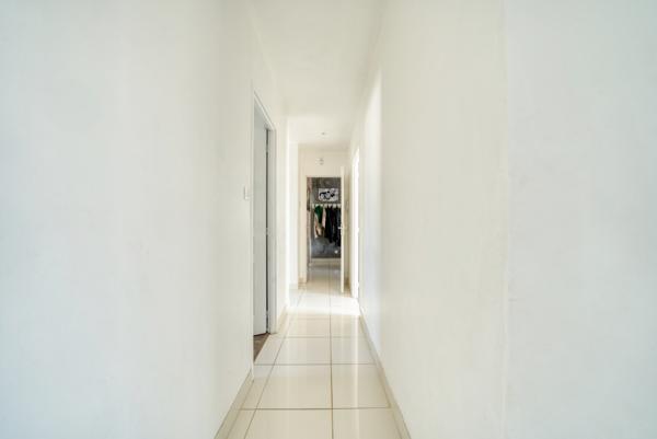 Villa contemporaine de 144 m² 6 chambres avec piscine  Secteur Gémozac Saintonge Viticole