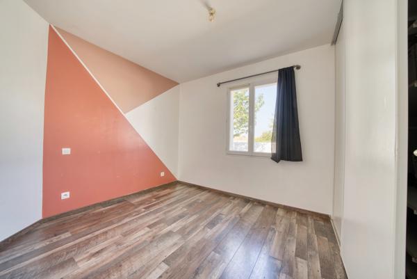 Villa contemporaine de 144 m² 6 chambres avec piscine  Secteur Gémozac Saintonge Viticole