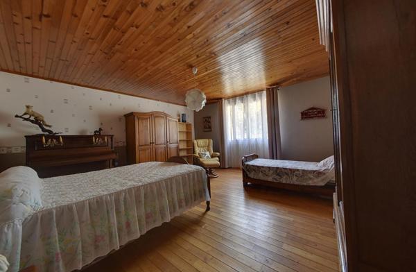 Ferme Lamothe Capdeville 6 pièce(s) 260 m2 + t3 indépendant