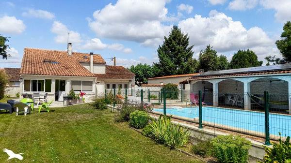 Maison à vendre |  Saint-Simon |  9 pièces | 205 m²