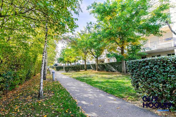 magnifique Appartement 3 pièce(s) 69.76 m2 avec balcon et deux places en sous-sol