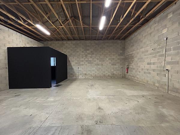 Entrepôt / local industriel Marguerittes 100 m2