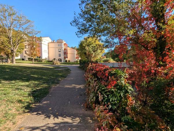 Studio rénové et tres lumineux à Lamalou les Bains