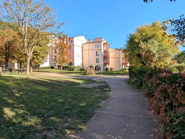 Studio rénové et tres lumineux à Lamalou les Bains