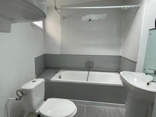 Appartement à louer    1 pièce •  Bègles