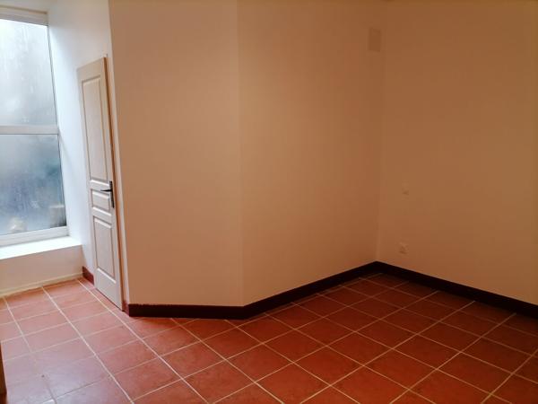 Appartement à  louer T2 RDC Mont De Marsan Quartier préfecture 1 chambre cellier