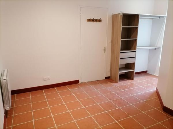 Appartement à  louer T2 RDC Mont De Marsan Quartier préfecture 1 chambre cellier