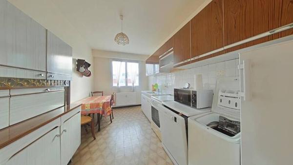 Appartement 5 pièces                                        - 42100 Saint-Étienne Réf : 11468