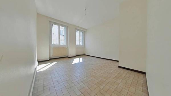 Appartement 1 pièce                                        - 42100 Saint-Étienne Réf : 12038