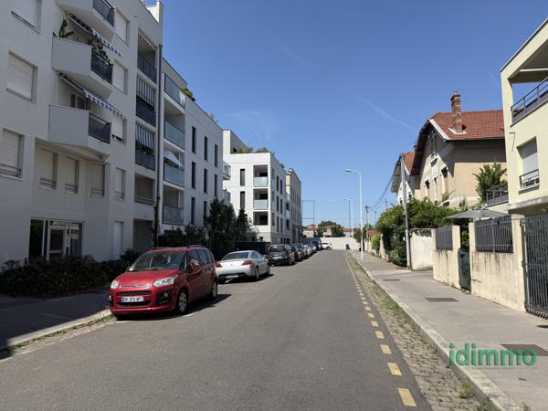 Grand T3 rue Bonnefond LYON 3 avec cave et garage.  Lyon (69003)