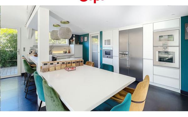 Maison à vendre    6 pièces • 220 m2 Vétraz-Monthoux