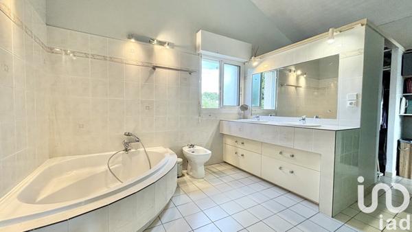 Maison 10 pièces de 295 m² à Gradignan (33170)