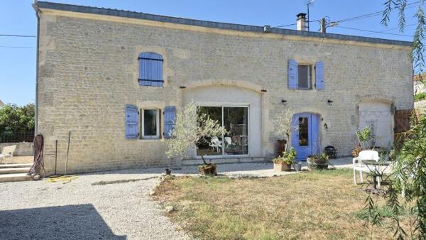 Maison ancienne - 4 chambres & calme absolu
