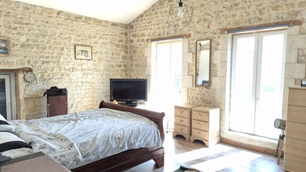Maison ancienne - 4 chambres & calme absolu