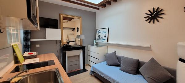 Paris (75008) STUDIO A 50 METRES DU PARC MONCEAU