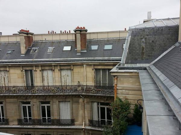 Paris (75008) STUDIO A 50 METRES DU PARC MONCEAU