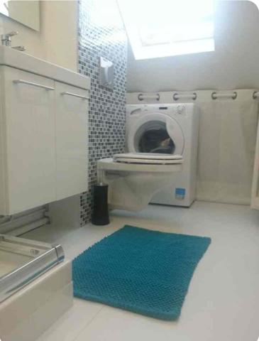 Paris (75008) STUDIO A 50 METRES DU PARC MONCEAU