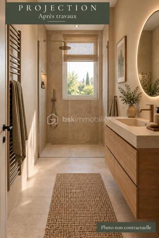 "Une maison de caractère à réinventer, au cœur d'Albi"

À deux pas de la place du Vigan et de ses nombreuses commodités, découvrez cette maison de caractère développant environ 276 m², bénéficiant d'un jardin en cœur de ville et offrant de nombreuses possibilités d'aménagement.

Derrière sa façade discrète se dévoilent de généreux volumes et de nombreux éléments témoignant du charme de l'ancien : parquets, carreaux anciens, portes vitrées, escalier et belles hauteurs sous plafond.
La maison permet aujourd'hui d'envisager 5 à 6 chambres, selon la configuration souhaitée, et bénéficie d'une véranda largement ouverte sur le jardin, véritable prolongement des espaces de vie.
Autre atout : une possibilité de création d'un garage, sous réserve de faisabilité technique et administrative, apportant une fonctionnalité particulièrement recherchée en centre-ville.

Entièrement à rénover, cette propriété s'adresse à des acquéreurs souhaitant révéler le caractère et le potentiel d'une maison ancienne et créer un lieu de vie entièrement personnalisé.
Sa superficie et sa configuration permettent d'imaginer différents projets : grande maison familiale, habitation avec espace professionnel, projet patrimonial ou autre aménagement selon les besoins et la faisabilité du projet.
Les travaux à prévoir sont importants, notamment concernant l'assainissement, l'électricité, les pièces d'eau, la cuisine et la rénovation générale.

Un bien rare par son emplacement, sa superficie, son jardin et ses possibilités, destiné à un acquéreur recherchant avant tout du volume, du caractère et un véritable potentiel de transformation en plein cœur d'Albi.
A votre disposition pour vous faire découvrir cette opportunité !