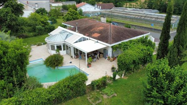 VILLA 240 m² POUILLON CENTRE