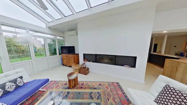 VILLA 240 m² POUILLON CENTRE