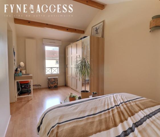 MAISON - QUARTIER DES ITALIENS - LOTISSEMENT - GARAGE - PROXIMITÉ ÉCOLES - COLLÈGE - BUS - A6 - A7 - ROCADE EST , Corbas