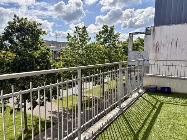 Vente                                                      Appartement
                        
                     3 pièces                      69 m2                     à Orvault